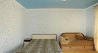 Гостевой дом Карадениз Судак Трехместный номер-3