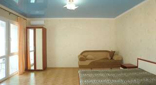 Гостевой дом Карадениз Судак Семейный люкс с балконом-4